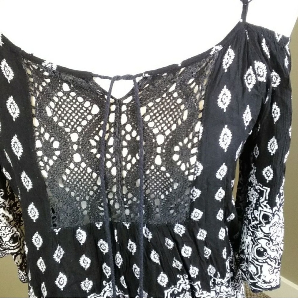 Angie Black and White Patterned Blouse - Picture 3 of 6